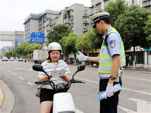 简阳市开展《成都市非机动车管理条例》普法宣传活动