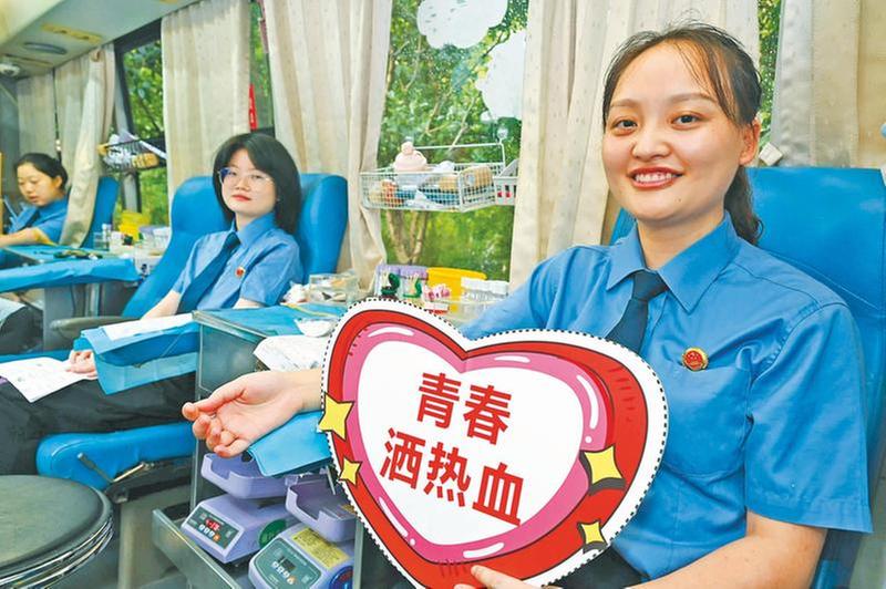 无偿献血庆“七一”