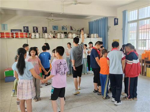 南充市举行关爱困境儿童心理健康主题活动