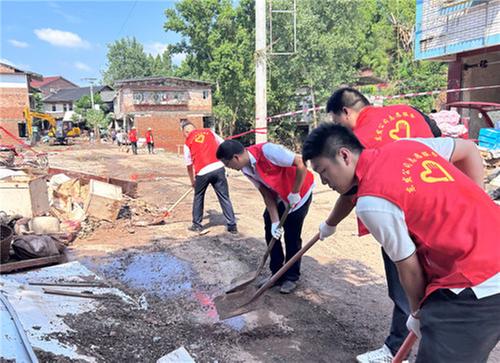 东兴区：“党建+志愿服务”助力灾后恢复
