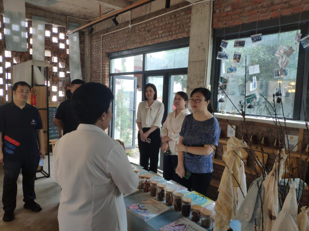 省科协党组成员、副主席辜彬一行赴资阳调研科普工作