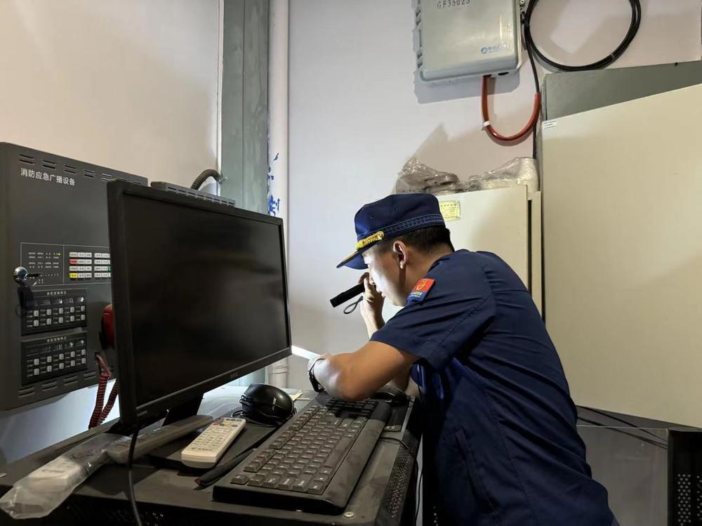 青神县开展多业态混合经营体消防安全夜查行动