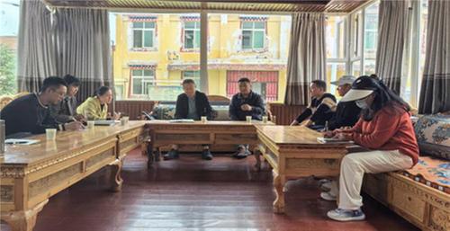 盐亭县人民医院党委书记王栋赴红原县调研对口帮扶工作