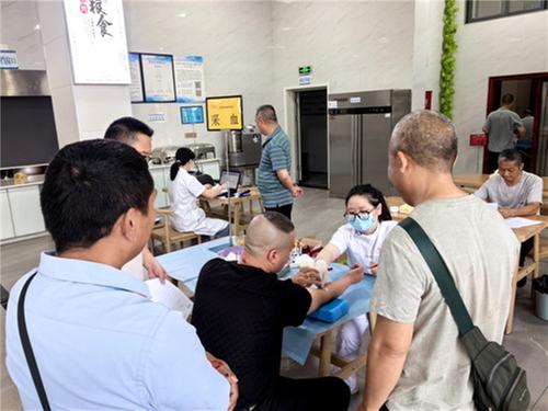 华蓥市蓥华公交公司组织驾驶员开展健康体检