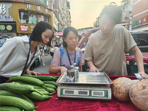岳池县市场监管局开展夜市、流动摊贩计量“回头看”专项行动