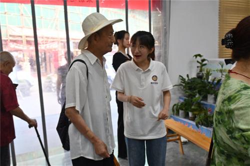 顺庆区：健康科普进社区 为民服务暖人心