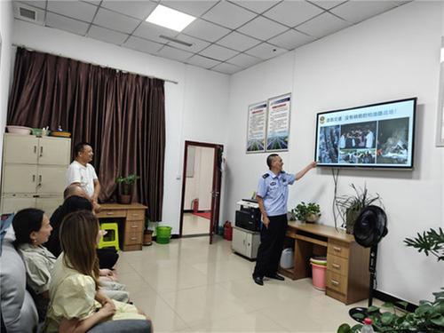 邻水交警走进客运企业开展警示教育