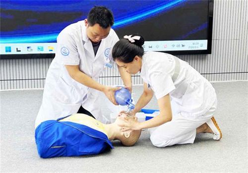 塔山镇中心卫生院成功举办第七届中国医师节系列活动——双人心肺复苏竞赛