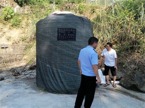 邻水公安守护夏末秋初森林防火安全