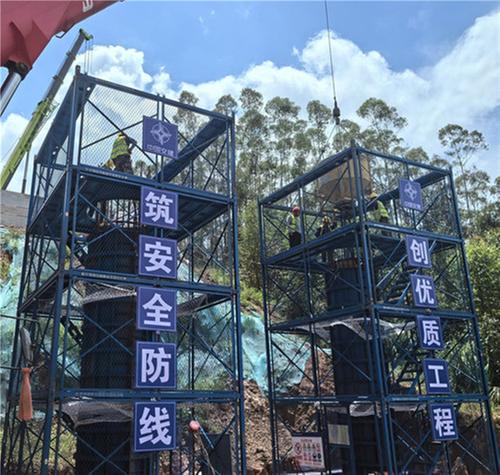 中交建筑西南公司南宁项目一部那棍大桥首件圆柱墩浇筑完成