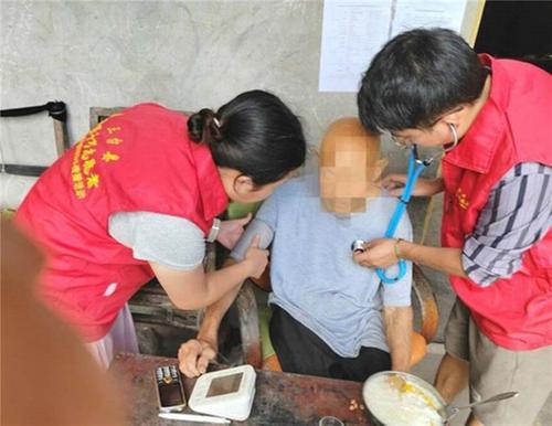 三台县紫河镇中心卫生院开展八月“一村一月一义诊”活动