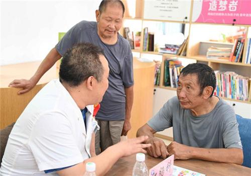 金堂县第三人民医院开展第七个“中国医师节”义诊活动