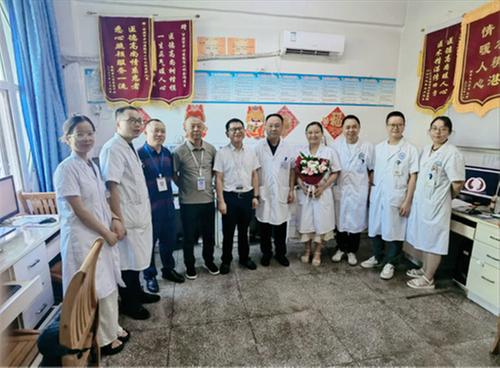 万源市中心医院热烈庆祝第七个中国医师节