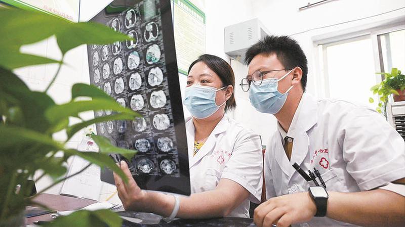 抢占人才高地 引领高质量发展