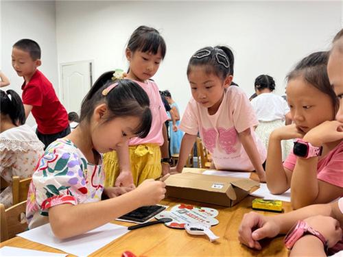 青神县：探秘非遗瑰宝 体验活字印刷术