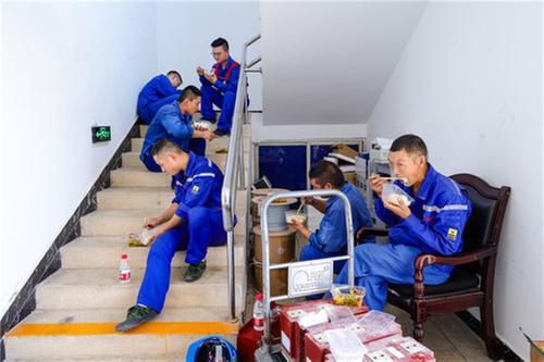 国网巴中供电公司：战高温 斗酷暑 电力工人守护清凉