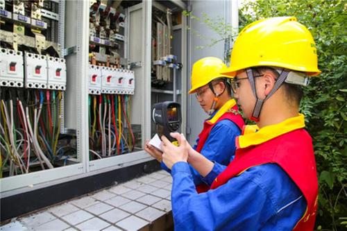 国网巴中供电公司：连心桥共产党员服务队进校园 “体检”保安全