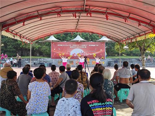 护安镇举办“月圆中秋 人圆月下”文艺演出