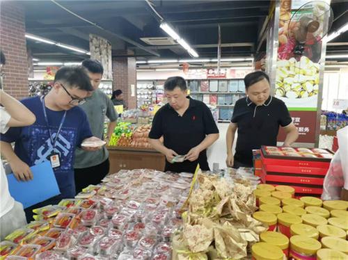邻水县九龙市场监督管理所开展中秋节前月饼市场价格和过度包装专项检查