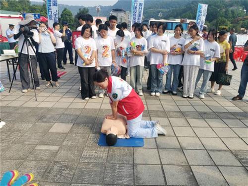 巴中市全国科普日启动仪式在平昌县举行