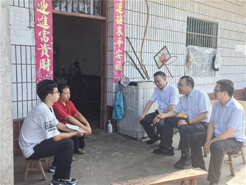 邻水县农商银行：助学贷1个亿 让9000余学子圆梦大学