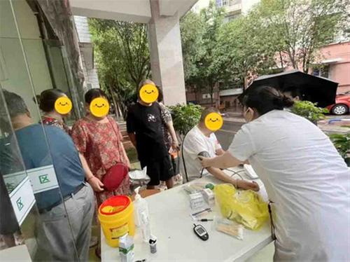 什邡市方亭社区卫生服务中心家庭医生开展上门服务