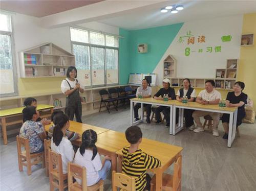 跨越千里不辞苦，关爱孩子暖人心