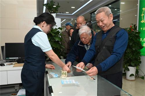 东兴区：《烈士纪念日》纪念邮票发行