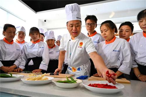 仁寿县：送培训 送岗位 就业服务“零距离”