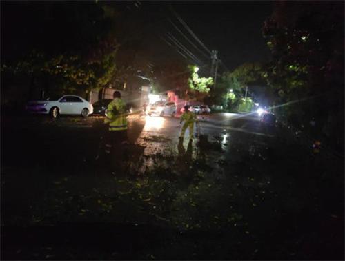 暴雨突袭， 眉山天府公安“警”急守护！