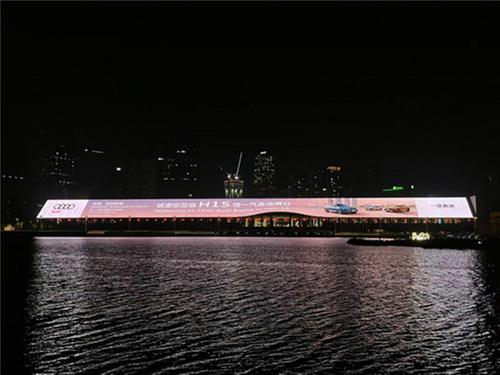 “天府大屋檐”引领汽车行业户外数字化展示新潮流