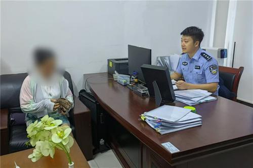 岳池县警方成功拦截“黄金包裹” 为群众挽回损失