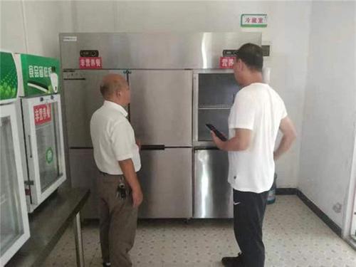 巴州区鼎山小学开展食堂安全卫生大排查