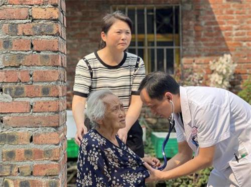 青神县：关爱老年人有“凉”策