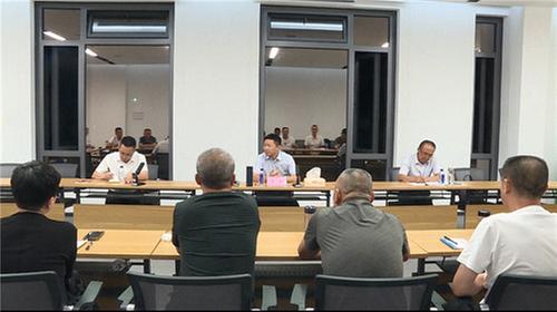 内江市市中区领导参加2024年区村（社区）党组织书记进修班“我与常委面对面”分组讨论活动