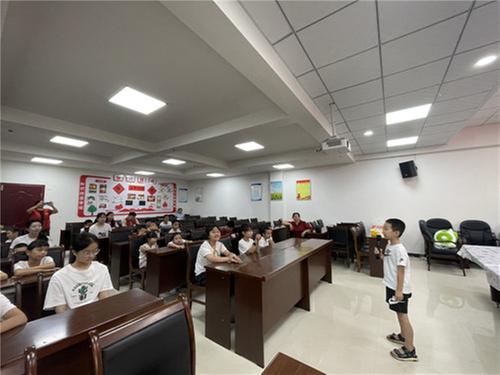 广安经开区枣山街道滴水岩社区开展“情暖童心 共庆中秋”主题活动