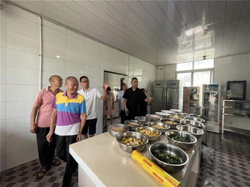 南江县沙河镇乐坝小学开展“食堂开放日”活动