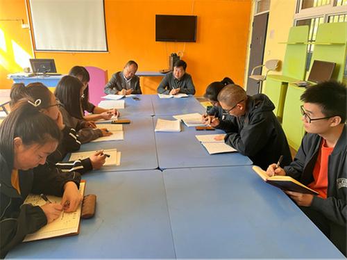 南江县公山镇小学开展数学联合教研活动