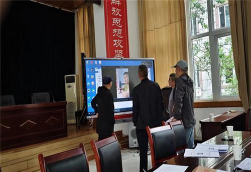 荥经县开展第39届青少年科技创新大赛作品评审会