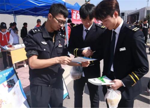 眉山天府公安开展”拒绝毒品，珍爱生命