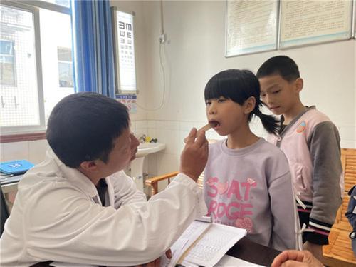 大竹杨通乡卫生院圆满完成2024年度学生体检工作