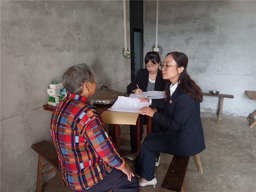 武胜县公证处：推行上门服务 解群众生活之困