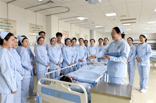 全国模范教师董玉洁：扎根职教领域的“追梦者”