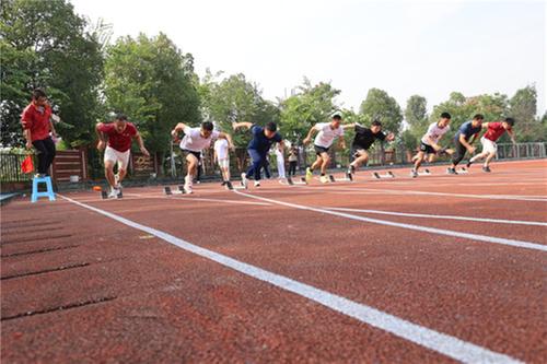 赛出拼搏精神 展现自信风采
