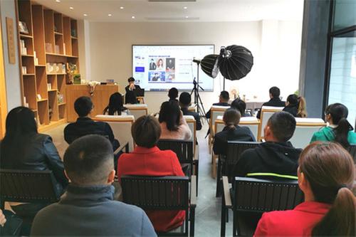 青神：电商数字培训加快竹企业孵化培育