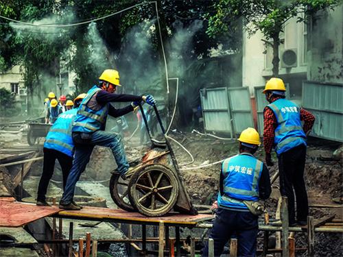 四川洪雅：老旧小区“旧貌换新颜”