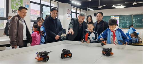 聚焦科技教育 培植科创兴趣