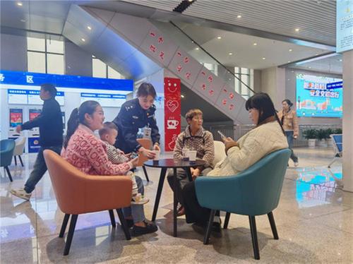 广安车管所：“温馨四一”服务举措  细微之处见真情