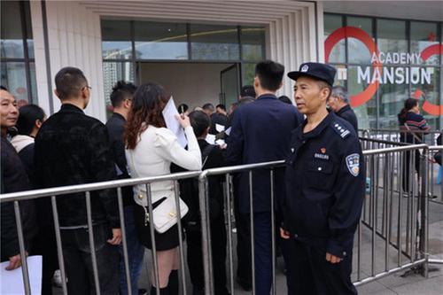 眉山天府公安任建昌：扎根基层40载，当一辈子“任公安”