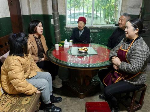 朝阳活动站开展寒冬送温暖家访活动